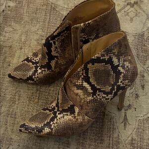 Jessica Simpson Brown Snake-Print Pointed Toe Ankle Bootie high heels size 9